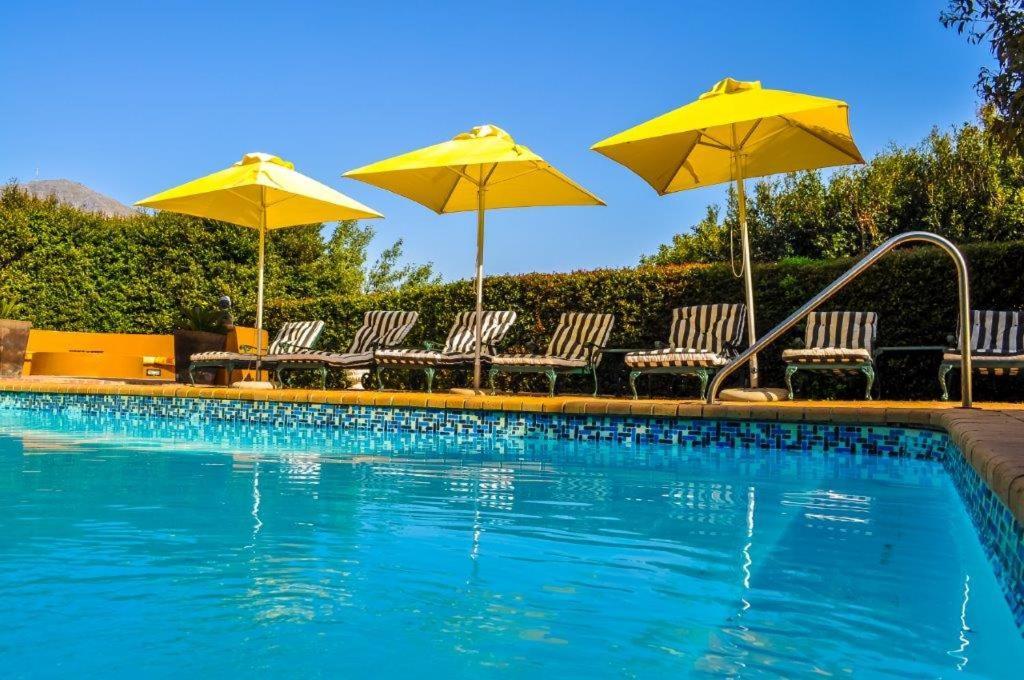 Metaphysika Holistic Retreat, Hout Bay Guest house Cape Town